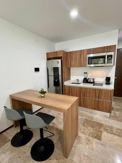 Apartamento Media Cuadra De 5 Avenida *
